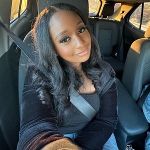 Meet your Posher, Siani